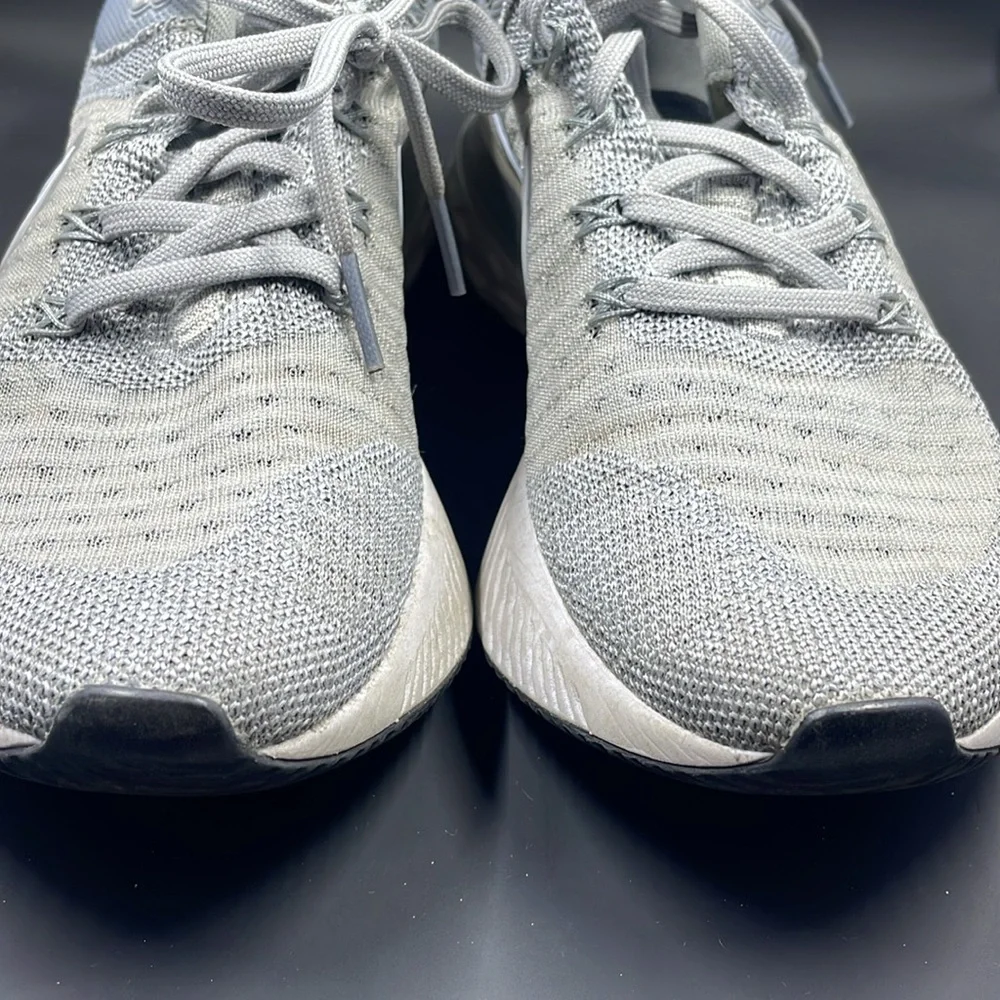 Nike women’s tennis shoes - Picture 6 of 11